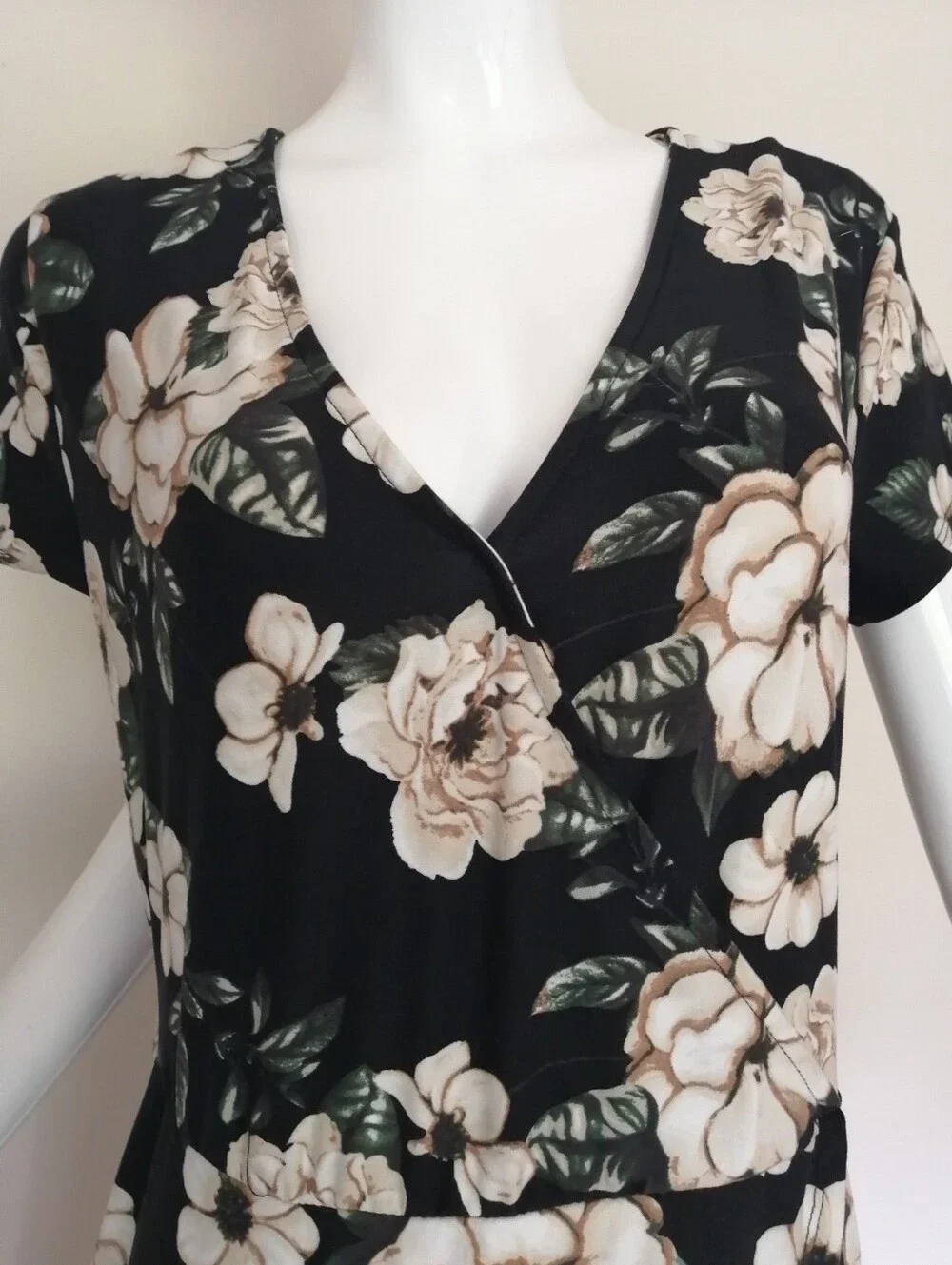 Black Floral V-Neck Short Sleeve Mini Dress - Picture 3 of 7